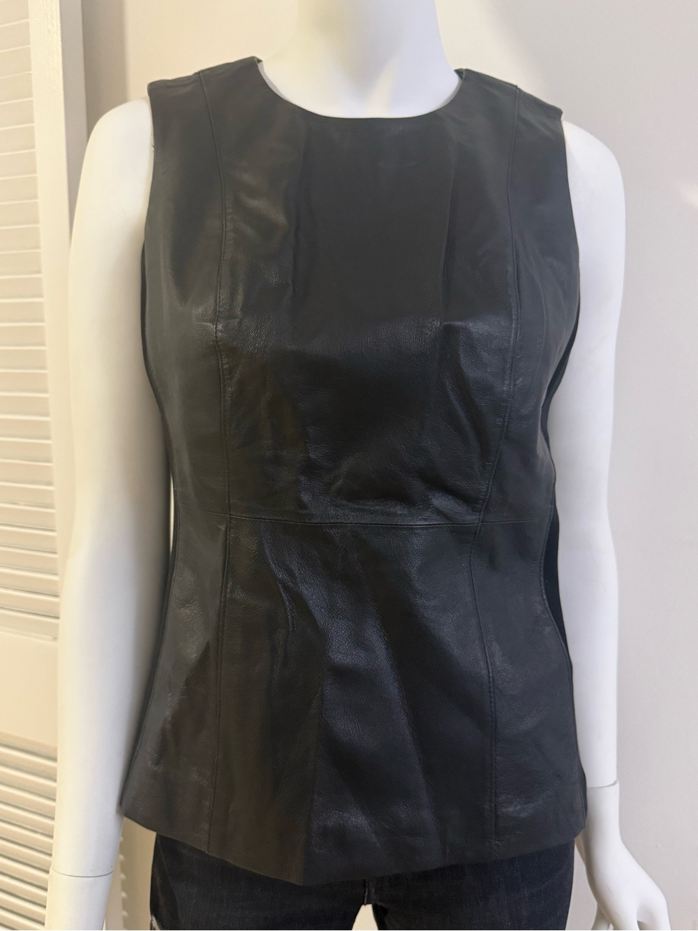 NWOT G.I.L.I. Black Genuine Leather Sleeveless Top Gold Zip Size 8
